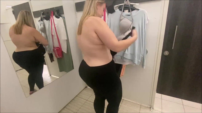 Bootyass Girl: อมควยเร็วในห้องพักพนักงาน Tesco