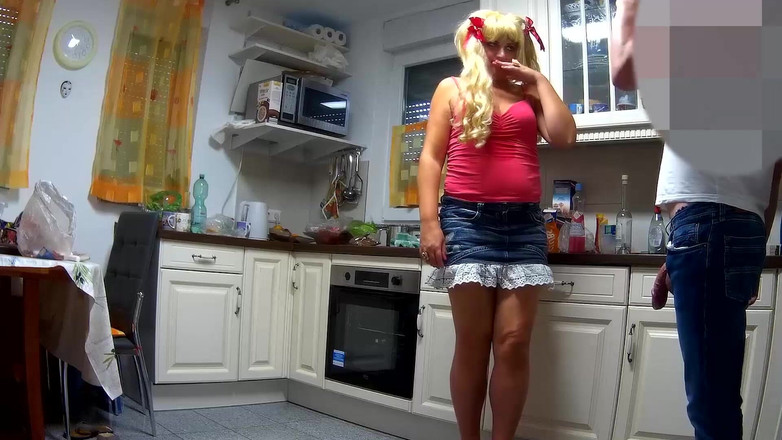Teen girl without inhibitions and conscience: Падчерица опоздала с дискотеки и была наказана отчимом (webkamera)
