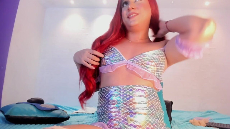 Aline Costa: 毛深くて巨大な白いペニス