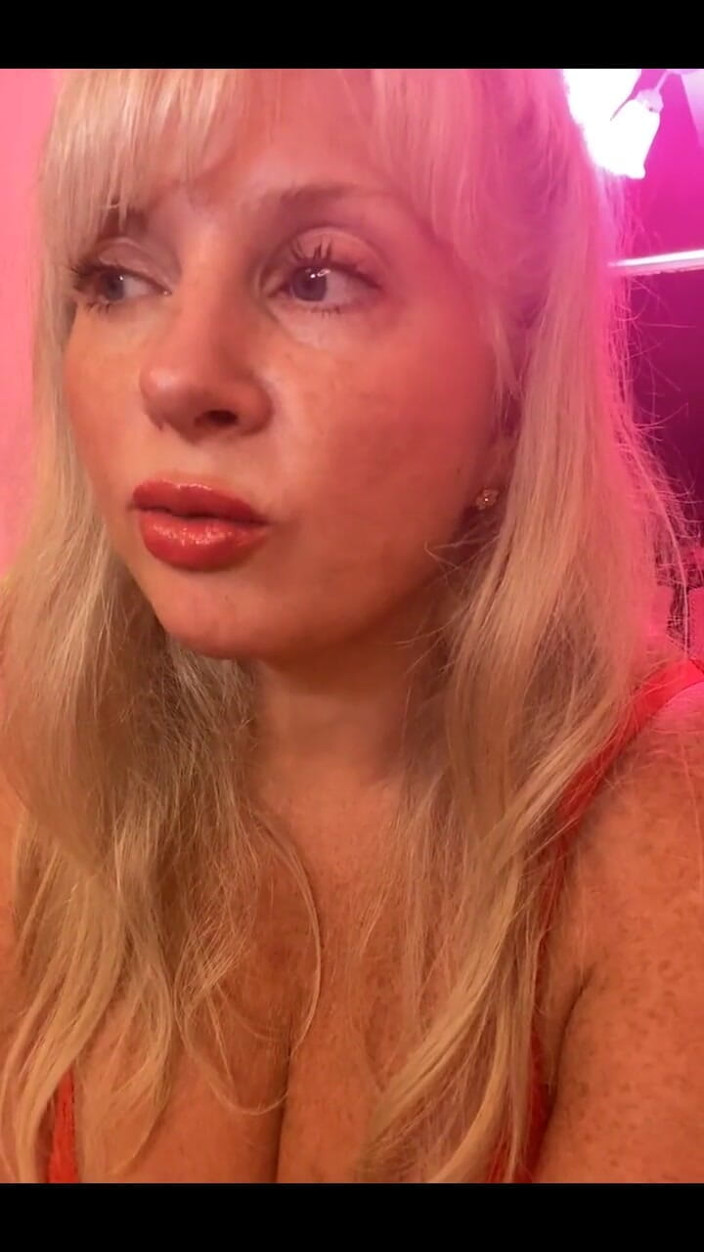 PaintedRose Taboo Femdom Fetish MILF: So heiße bts filmday dienstags rösten, aber kein Spieß. Ich...