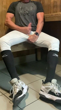 Buff Jacked Jockdad87 Edges em Baseball Gear na Sauna