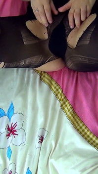 Videoclip personalizat, rup ciorapii și mă fut cu o jucărie și iau o încărcătură de spermă