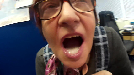 KandS1234: 他射在我的嘴里