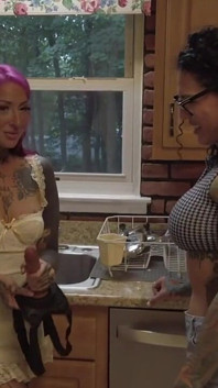 Hàng xóm hư hỏng Bianca Bailee & Nikki Vixen đụ trong nhà bếp