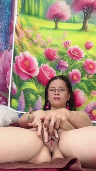 Orgazm hana harika bir boşalma yapıyor