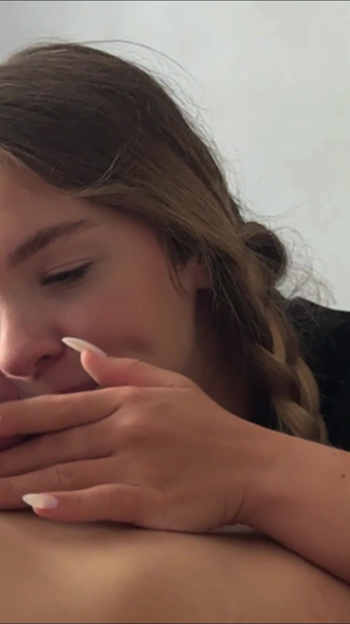 xKeryB: Ten Chlap Byl Tak Hodný, Že Mě Pozval, Abych U Něj...