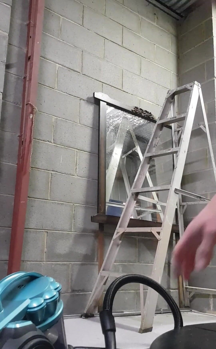 Michellexm: Nudo che pulisce la mia palestra di casa, uso una...