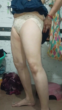 Priya Bhabi Seksowny masaż ciała