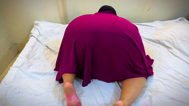Your Boy's Cum: Une jeune Iranienne douce et magnifique à gros cul et à la...