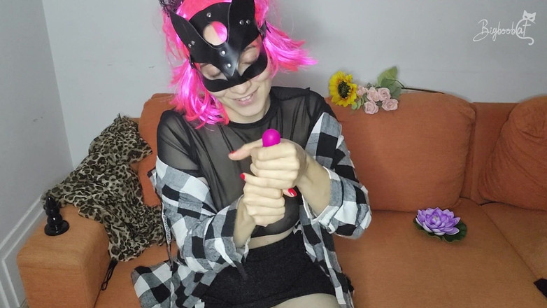 Big boob cat: Doğal, büyük göğüslerim zonkluyor! Amcık maskesi takıyorum, kendimi tatmin ediyorum