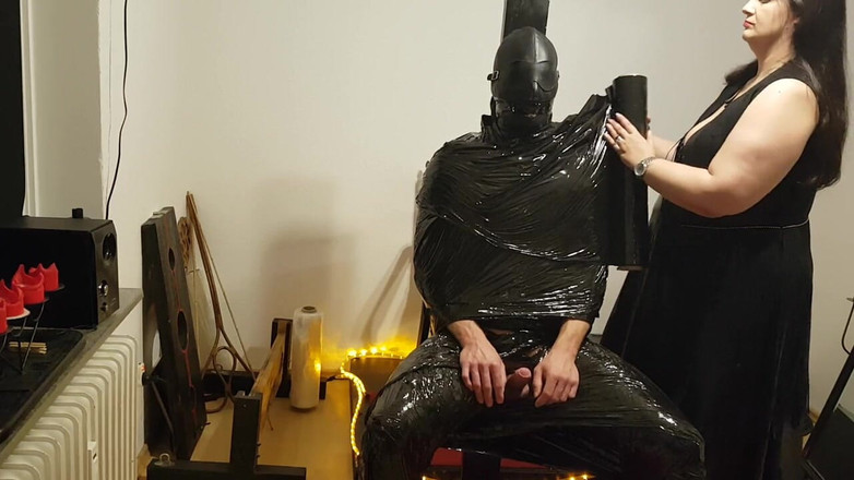 DOMINATRIX6: Foil bondage otrok část 2 - přilnající film mumifikovaná a ohraná na šílenství