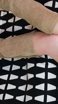 Mini-jupe à carreaux et bottes en suède douces - taquinage en nylon