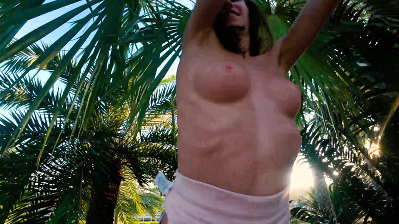 Mia Bandini: Sesso al parco al tramonto