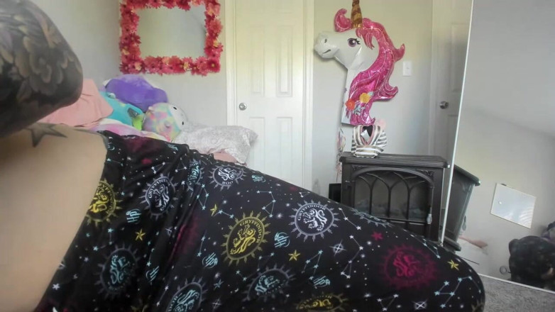 Twerking Elle: Mâncând vibratorul dublu