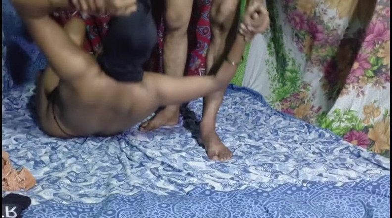 Nehabhabhi8: Bengali esposa chupa pau do marido