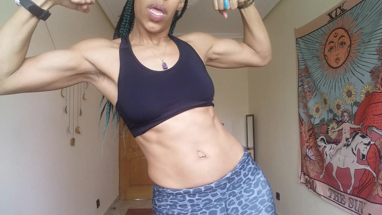 Golden lace: Flexing My Veiny Biceps
