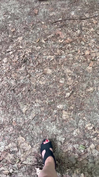 Maitresse Clara: Kara W lesie...