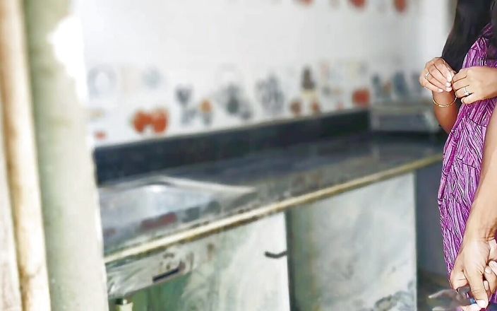 Fuckkkker: Indian Wife Fucked by Plumber in Govt Apartment in Full...