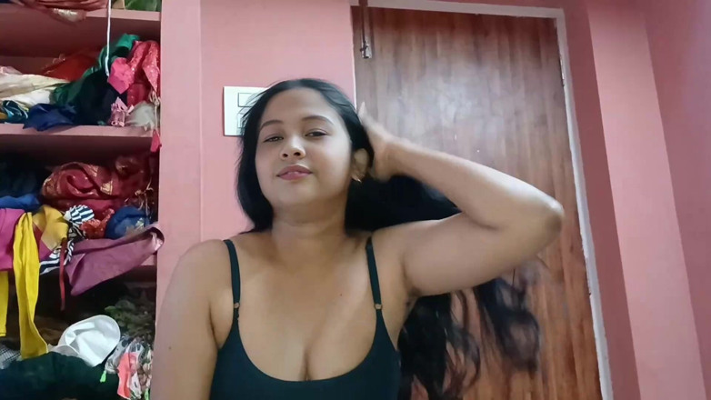 Monikashwin: Horny Desi Bhabhi Hot Blowjob and Cute Handjob