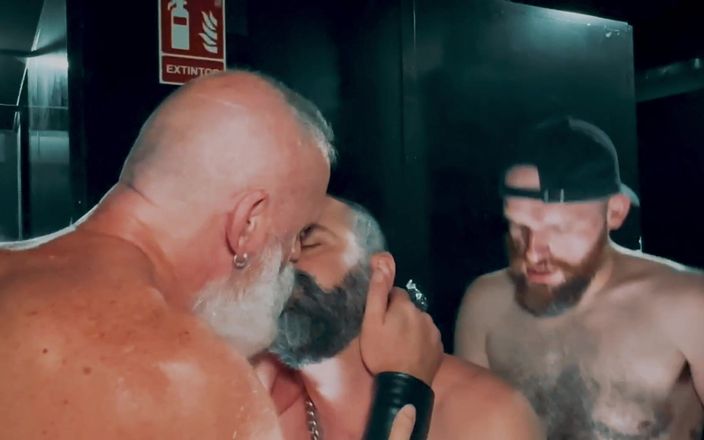 ScruffyStocky: Sitges bukake 14 gấu hoan lạc phần 3
