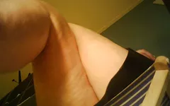 Extreme calf jiggle from down under
