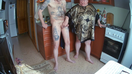Zona901: milf jerks off my dick in the kitchen before lunch