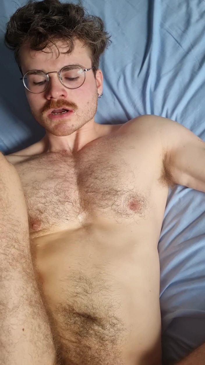 Gay naughty welsh studio: 操我饥渴的性感 ftm 继兄弟毛茸茸的阴户