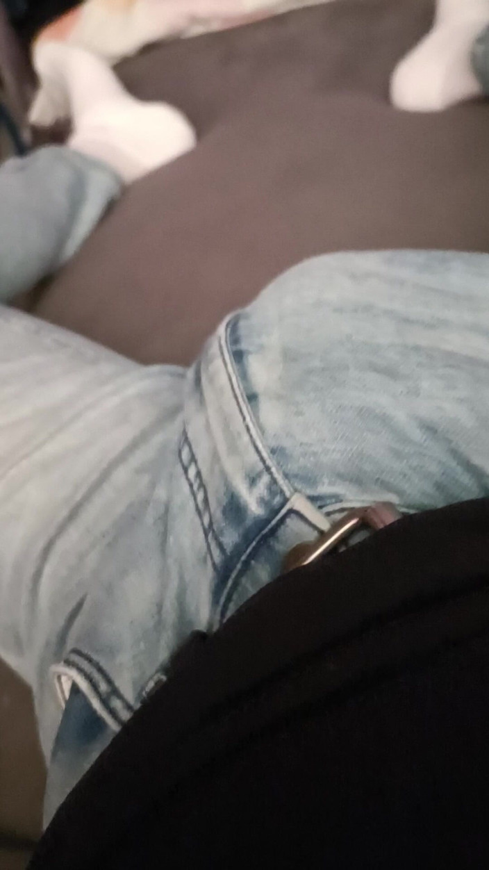 JeansdadXL: Horny Bulging Jeans
