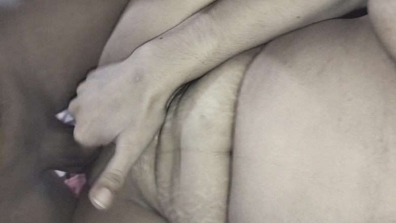 Desimomlover: 观看孟加拉情侣性爱色情视频