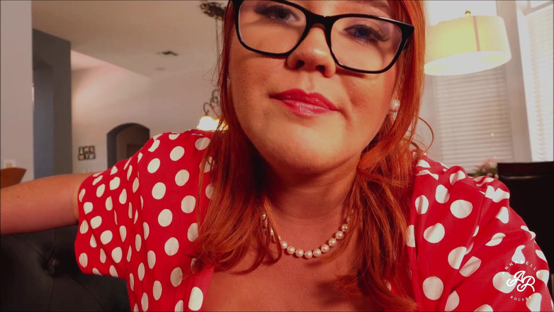 Annabelle Rogers: 继子在隔离期间松弛童贞