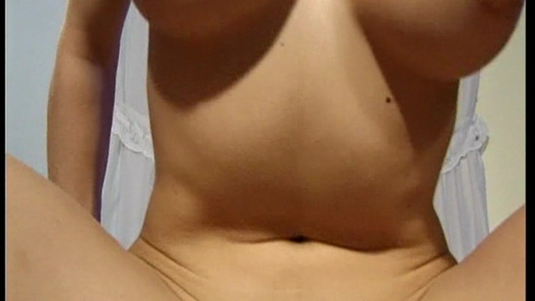 THAGSON MILFS: Cycata brunetka milf palce i zabawki jej kapiące dziury