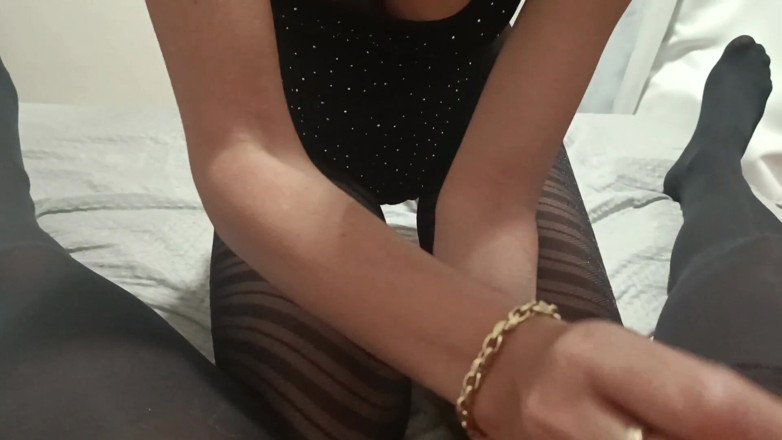 LauraOnHeels: 15 Minuti Di Pompino MILF Con Un Cazzo Avvolto in...
