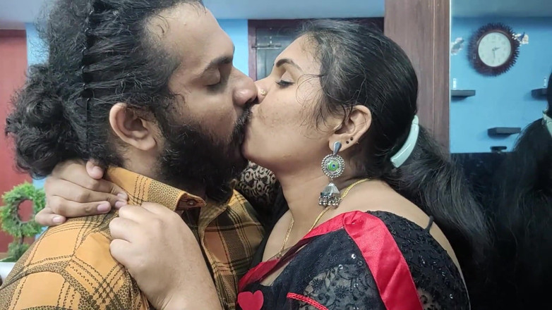 Vaigavarun45: Mallu Couple Hot Fuck in Saree, Saree Removal and Hot...
