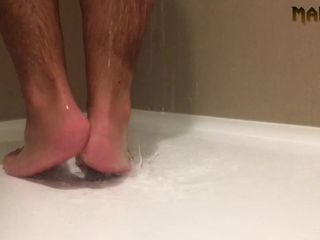 Manly foot: Hoppas de frestar dig - gillar du att kissa i duschen? -...
