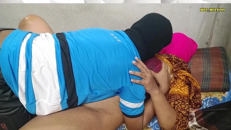 Hot_wife999: Esposa y esposo del pueblo - primera vez romántica