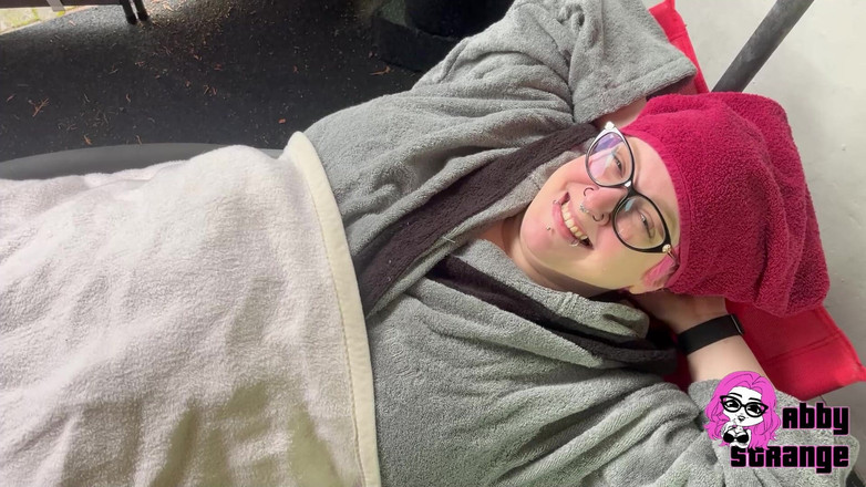 Abby Strange: Sperm pleťová maska na wellness den