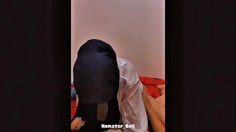 Hamster_Ball: Визнаю, що всі малайські хіджабі дуже добре роблять мінет члену