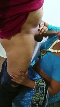 Yeni evli sevimli komşu Tamil evli kadın anjali erkek arkadaşıyla ateşli seks