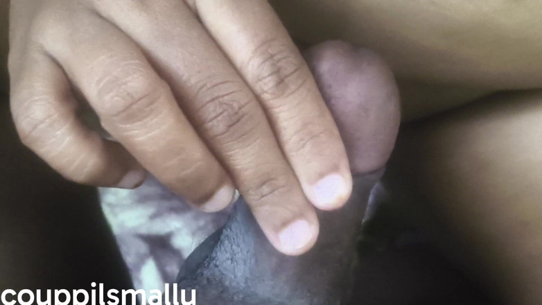 F couppilsmallu: Follando mientras está solo