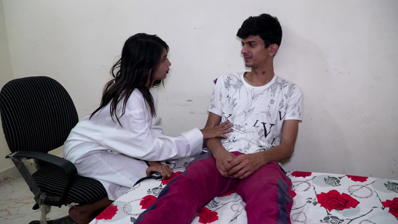 Hot_storys7: Indische Desi dame dokter neukt met jongen die neukt als...