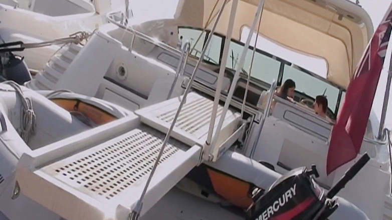 Analiscius: Denna fantastiska brud kan hantera två stora Peckers