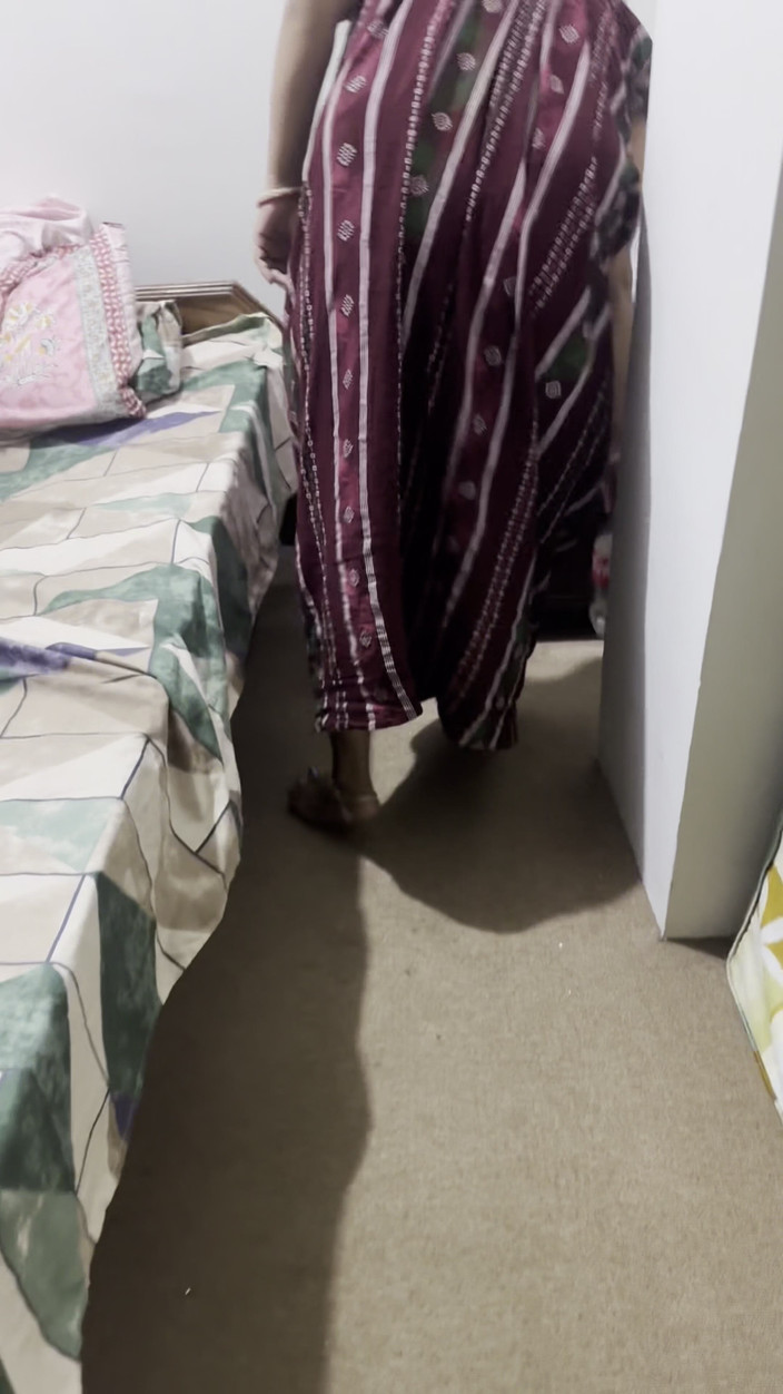 Munna647: Indiancă bhabhi bengaleză a fost futută în cămașă de noapte