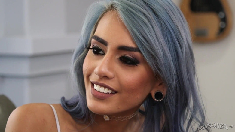 Burning Angel: Hořící Angel Gamer Janice Griffith stříká s Roomies Manem