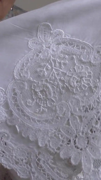 Stříkání na moje krajkové kapesníky - Lady Victoria Valente