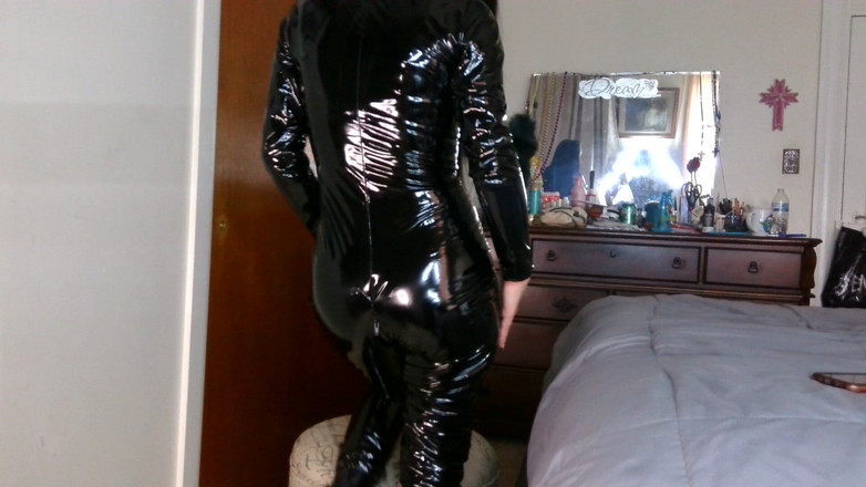 Raven Willow: 私の体は完璧に見え、あなたはそれに触れることができません