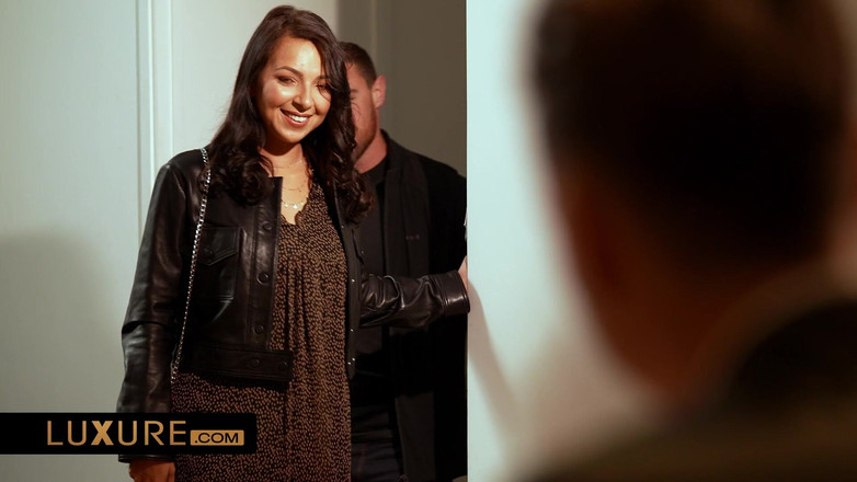 Luxure: Sodomizowana przed mężem