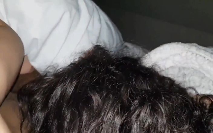 Real homemade BBW BBC porn: FFM bertiga menghisap besar semasa sambil menghisap batang kerasnya