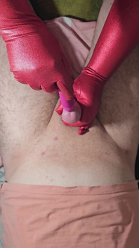 Handjob mit vibrierendem stock, tiefe massage, riesiges sperma