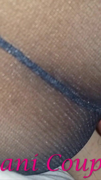 Dc4 bunda em meia-calça sendo esfregada com ele