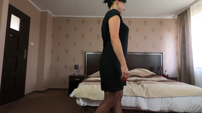 Wanilianna: Masturbation mit großem dildo in echten Nylonnungsstrümpfen